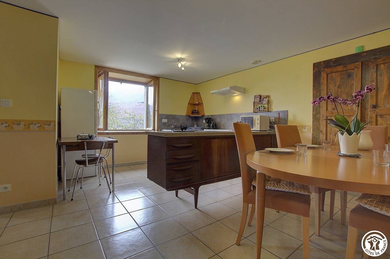 1KM to Chézery-Forens Gite with Pool & Garden in Chézery-Forens, Parc naturel régional du Haut-Jura