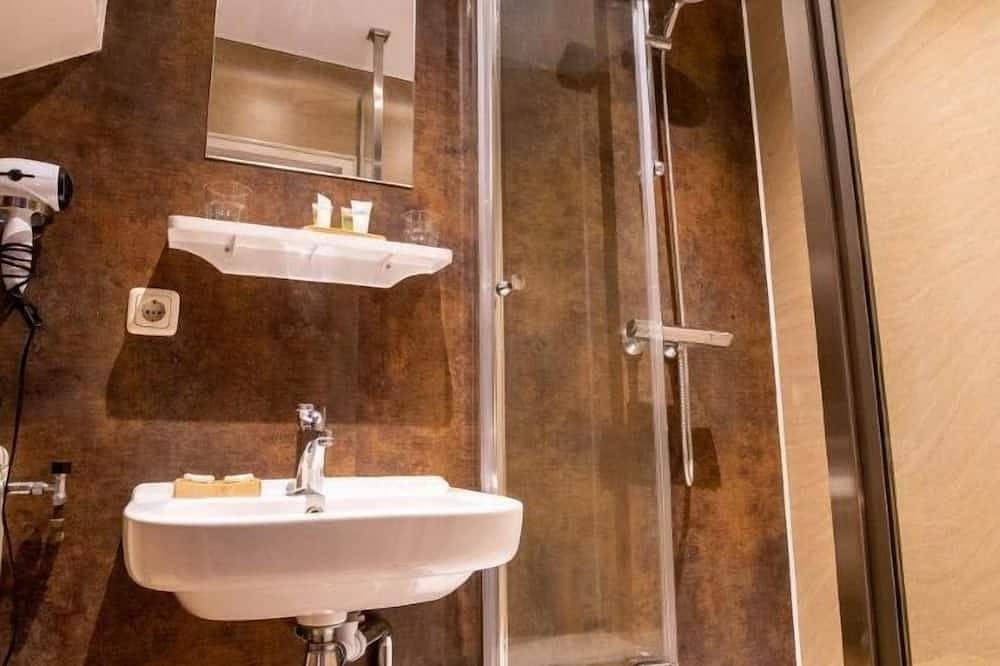 Entire apartment, Bambu Sleep Boutique double room 2 in Haarlem, North Sea Netherlands