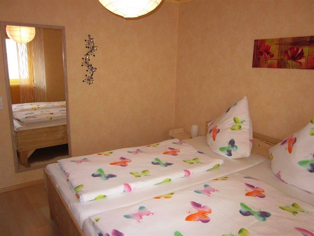 Ganze Ferienwohnung, 4-Bett-Ferienwohnung Du.oder Bad/Wc, 2 Schlafräume in Wimbach, Osteifel