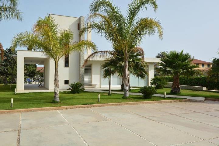 Villa per 8 persone, con giardino in Santa Croce Camerina