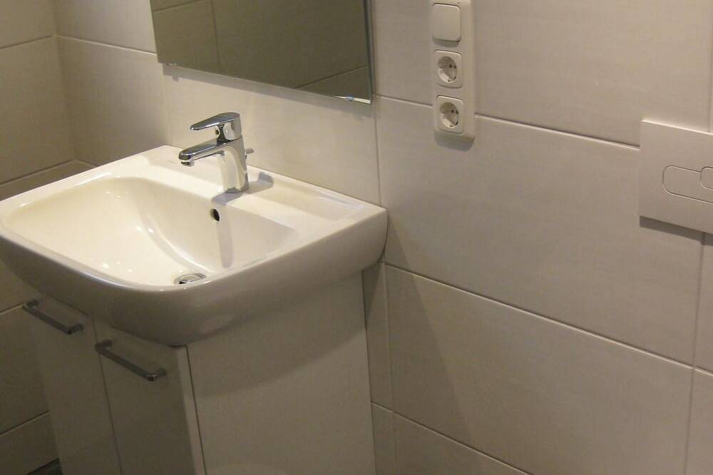 Ganze Wohnung, In ehemaliger Dorfschule am Dorfrand in Bergen (Niedersachsen), Landkreis Celle