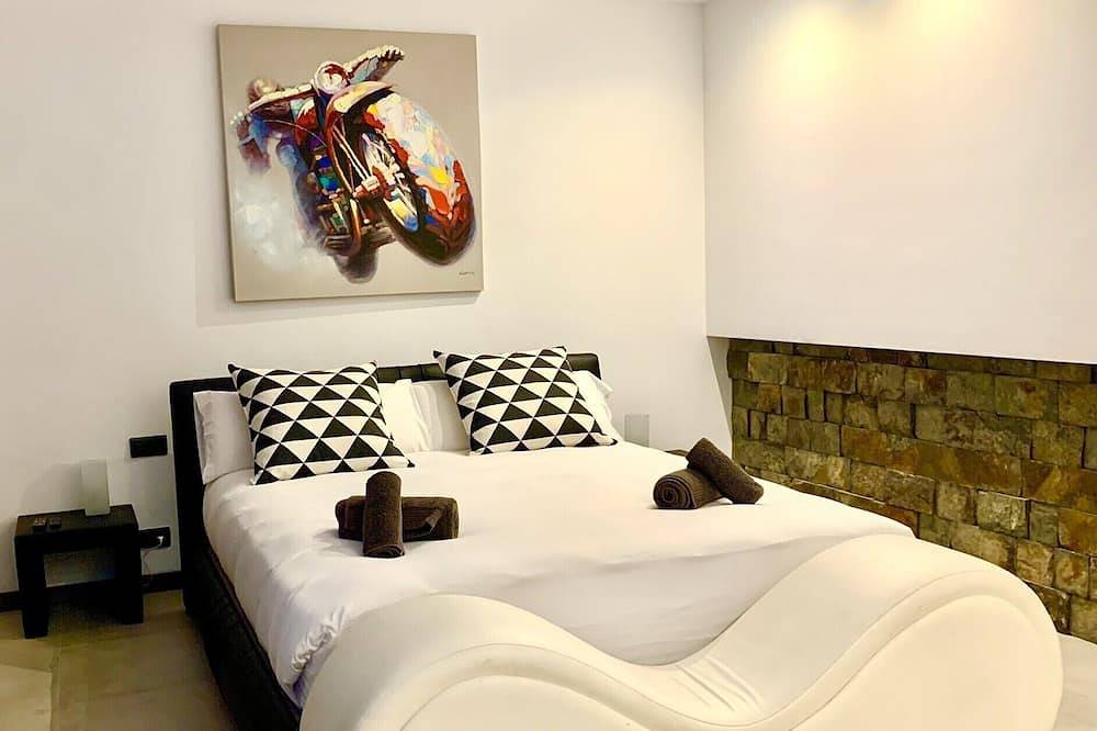 Design villa in the mountains of Madrid in Guadarrama, Madrid Province