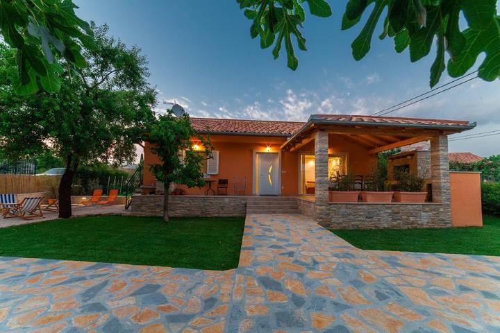 Dom dla 8 osób, z widok i ogród - 1