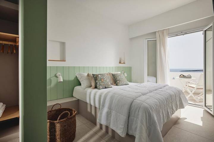 Location de vacances pour 2 personnes, avec vue ainsi que piscine et terrasse, animaux acceptés dans Κανάλα - 2