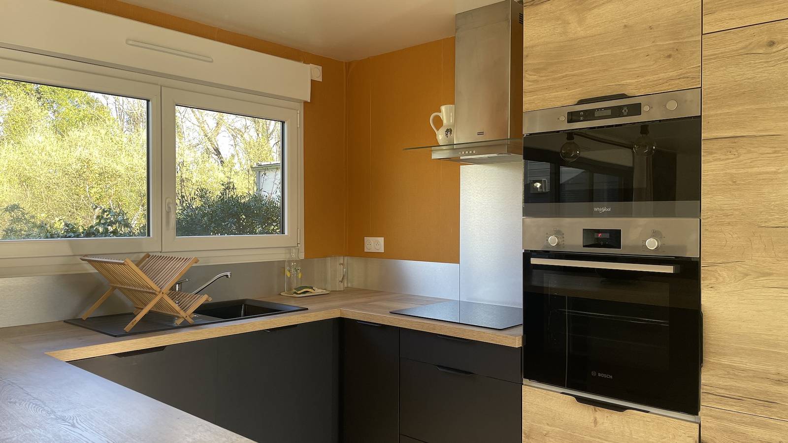 Geräumiger Bungalow mit beheiztem Pool und Jacuzzi in Les Mathes, Côte de Beauté