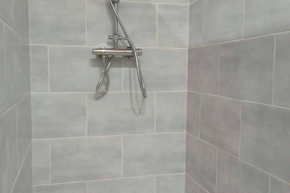 Appartement entier, Charmant studio, au coeur d'une rue commerçante, à 2 pas de Naval Group in Équeurdreville-Hainneville, Cherbourg-en-Cotentin