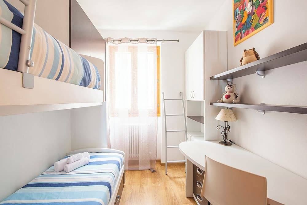 Ganze Wohnung, La Breva - Terrazzo panoramico vista lago di Como in Dorio, Gemeinde Dorio