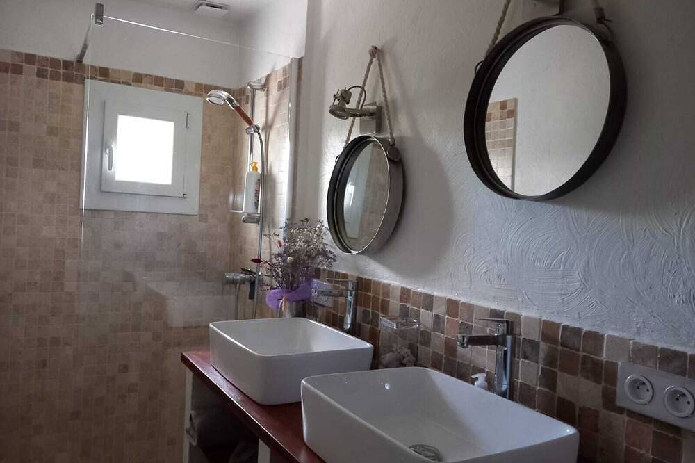 1 bedroom bed & breakfast in volx in Volx, Parc naturel régional du Luberon