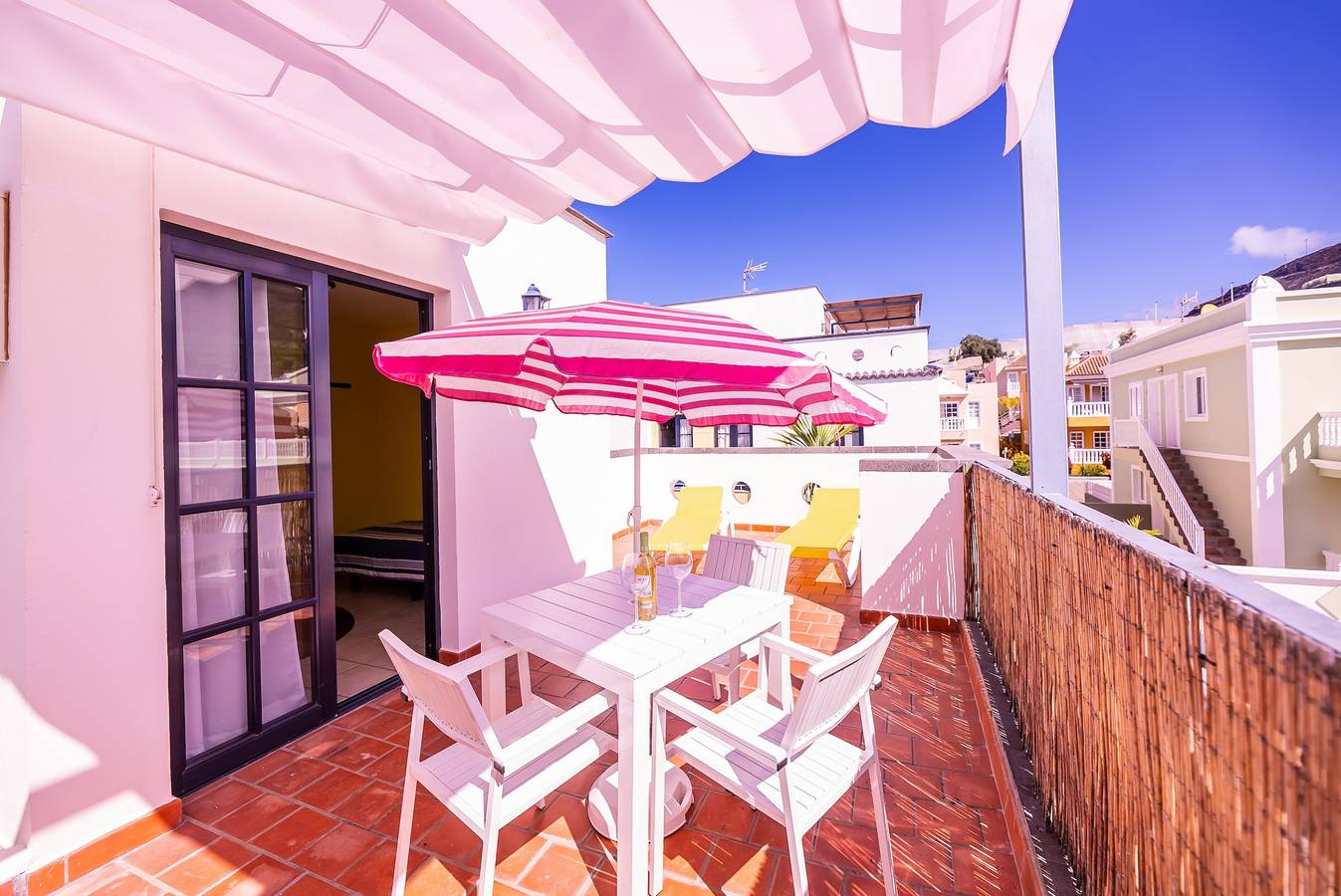 Apartamento entero, Apartamento 'Nautilus 6' con vistas al mar, terraza privada y Wi-Fi in Puerto Naos, Los Llanos de Aridane