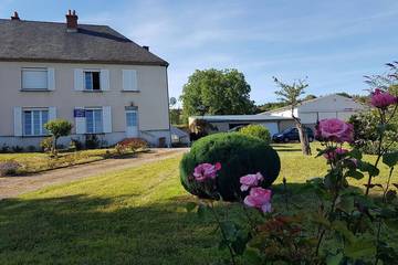 Location de vacances pour 10 personnes, avec terrasse et jardin, animaux acceptés à Montsauche-les-Settons