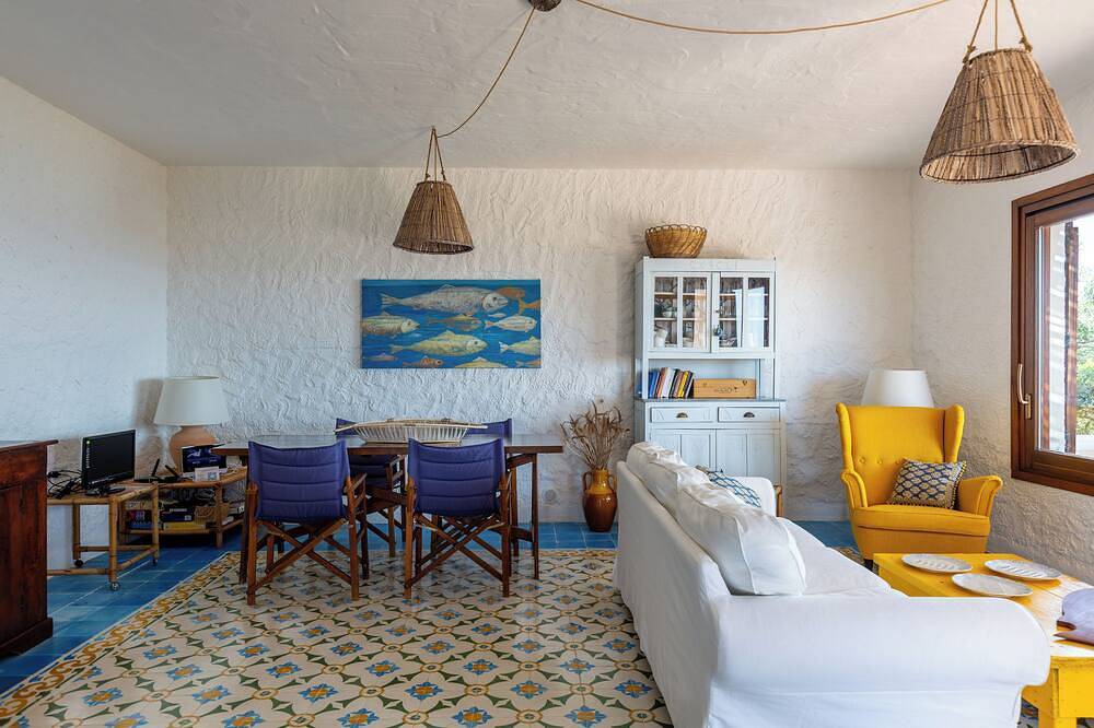 Panoramische Villa Mit Privatem Zugang Zum Meer in Peonia Rosa, Sant'Antioco