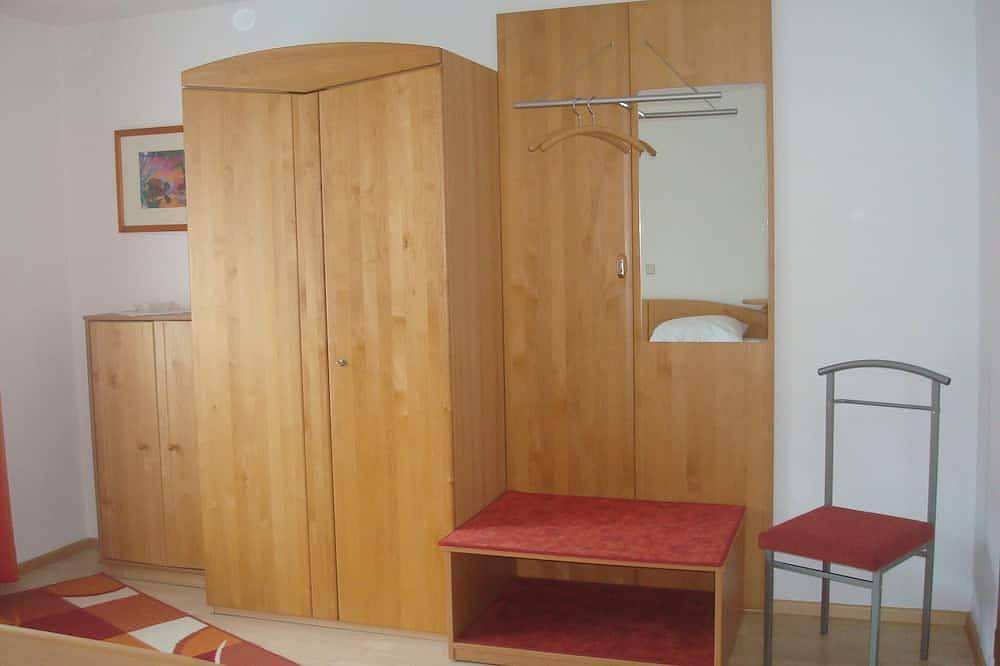 Ganze Wohnung, Gemütliche Ferienwohnung (70qm) mit großem Garten in Großeibstadt, Rhön-Bayern