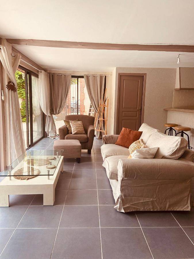 Location de vacances pour 2 personnes, avec piscine et jardin à Sermizelles - 2