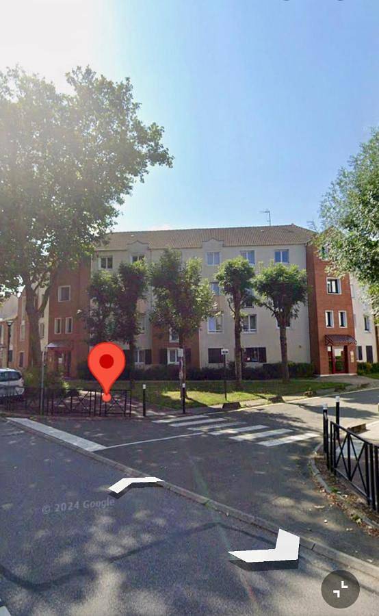 Appartement entier, Le Cosy Lily - Classé Meublé de Tourisme 3 étoiles - Lumineux appartement de 2 chambres et balcons au calme, à 10 min de Versailles in Voisins-le-Bretonneux, Yvelines