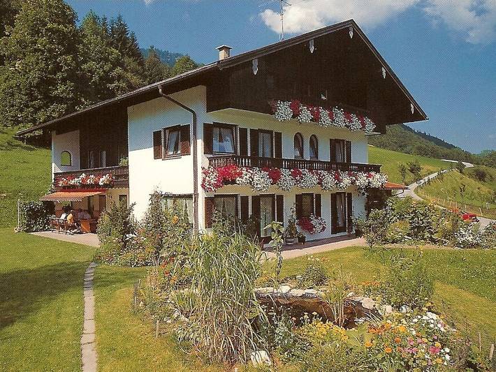 Ferienhaus für 4 Personen, mit Balkon und Garten