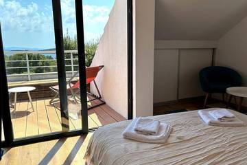 Villa for 8 People in Rukavac, Vis, Photo 1