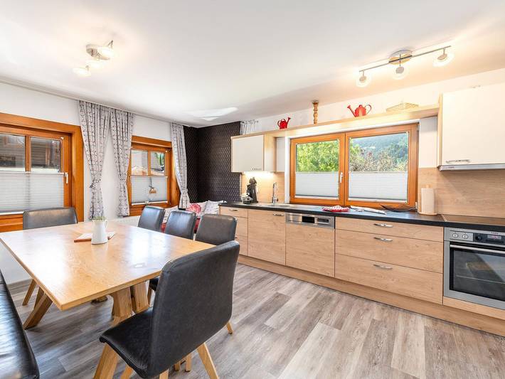 Chalet am See von mynests - Ferienhaus, 3 Schlafräume, 2 Bäder in Aich, Schladming-Dachstein