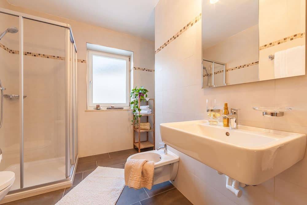 Ganze Wohnung, Geräumige Ferienwohnung in ruhiger Lage im schönen Antholzertal im Haus Erlenhof in Antholz, Rasen-Antholz