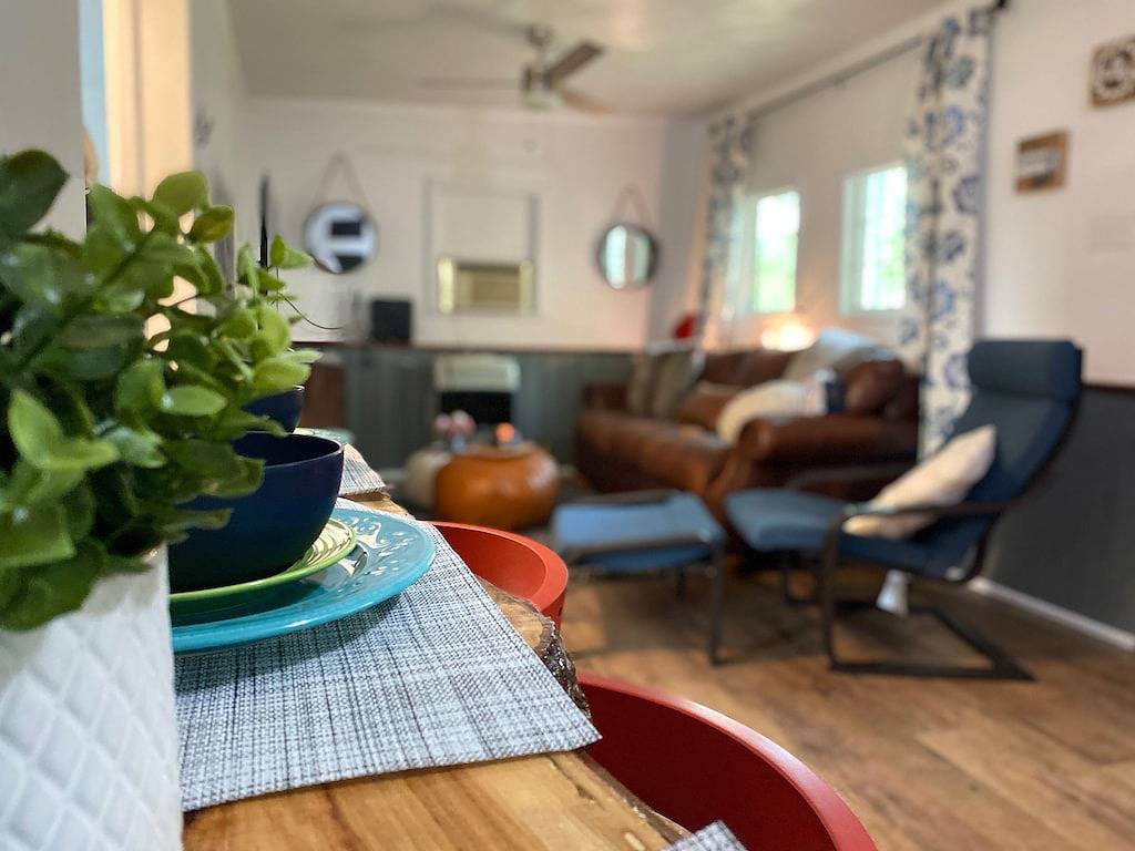 Little Bear Cottage-3 blocks from the lake! in Indian Lake