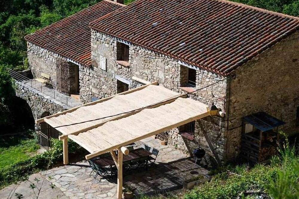 Large Catalan farmhouse in nature with swimming pool, peace and mountain views in Céret, Mediterranean Coast (France)