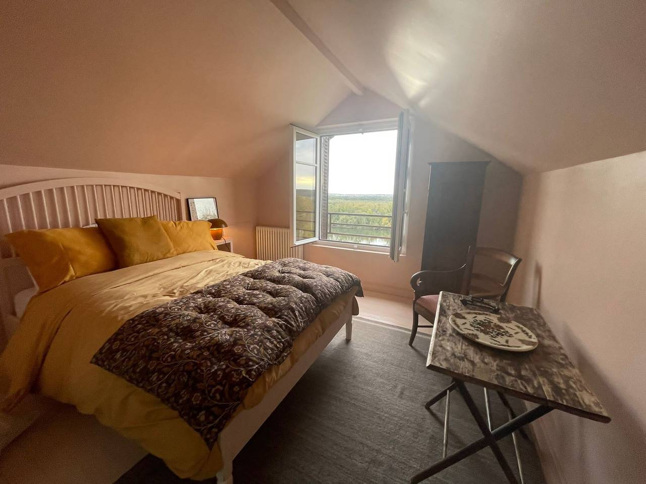 Maison élégante et paisible avec vue imprenable sur la Seine in Yvelines