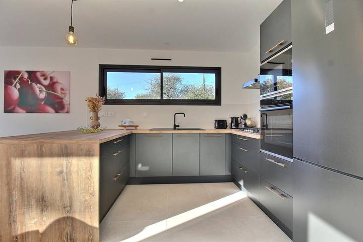 Gîte pour 6 personnes, avec Terrasse et Jardin à Landévant - 3