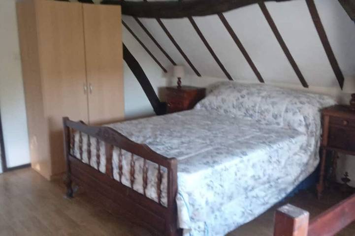 Location de vacances pour 2 personnes, avec jardin et piscine à Allonnes - 2