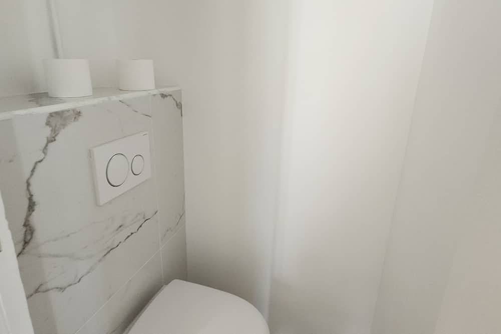 Entire apartment, Apparently cosy 2-room apartment, central location in La Garenne-Colombes, Hauts-de-Seine