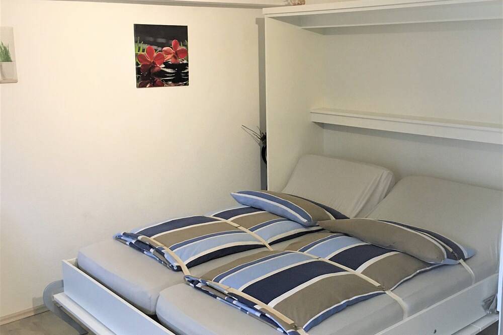 Ganze Wohnung, Apartment in grüner Umgebung in Allensbach, Untersee