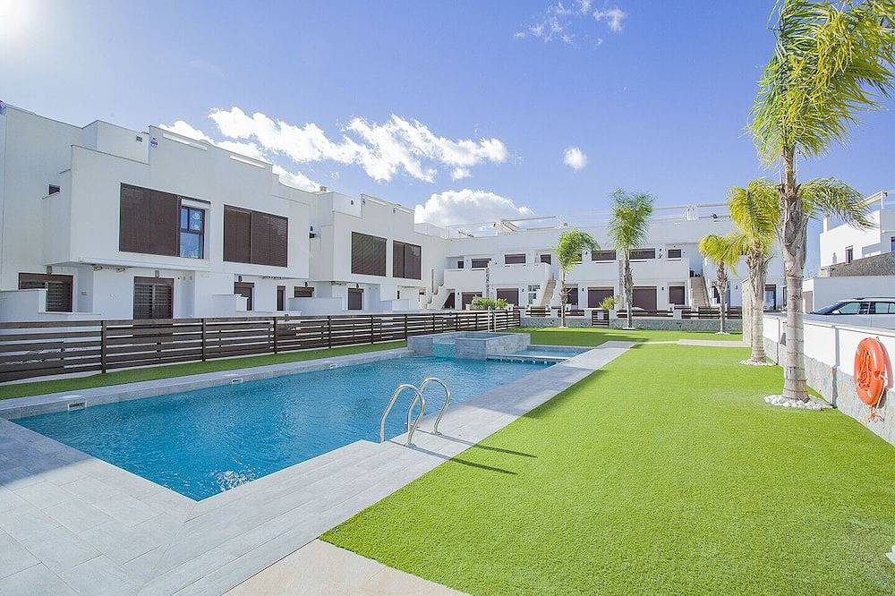 240 Lux Pool Home -Alicante Holiday in Torre de la Horadada, Pilar de la Horadada