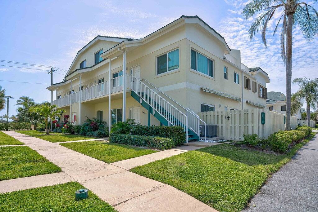 Ganze Wohnung, Updated modern 1st floor condo on Carlin Park and close walk to the ocean in Jupiter, Palm Beach County