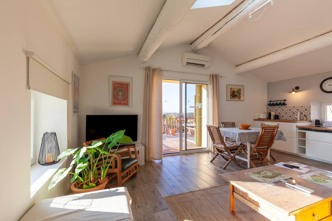 Ganze Wohnung, Ferienwohnung 'Gîte Durance' mit Bergblick, Wlan und Klimaanlage in Mallemort, Arles und Umgebung