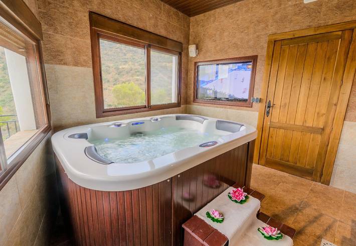 Chalet para 2 personas, con jacuzzi además de jardín y terraza en Andalucía - 3