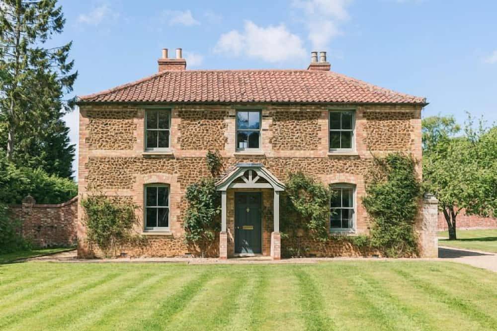Cottage for 8 People in Fring, Norfolk