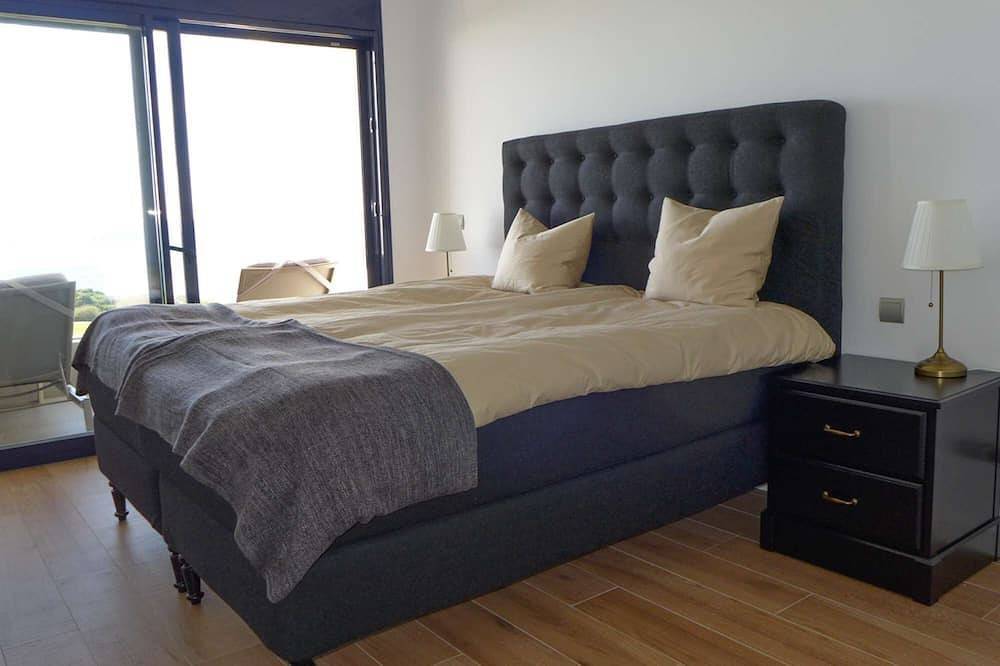 Hel lejlighed, Luxury Apartment Sea, Golf and Gibraltar View in Playa de La Alcaidesa, San Roque