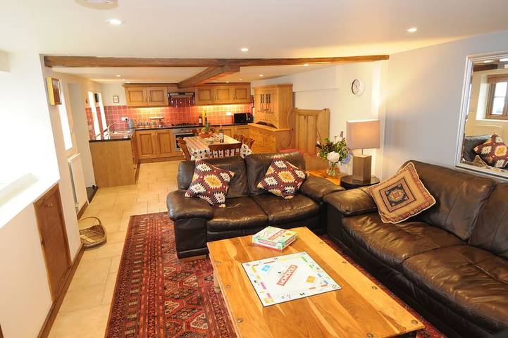Cottage for 6 people, with Terrace and Garden in Charmouth