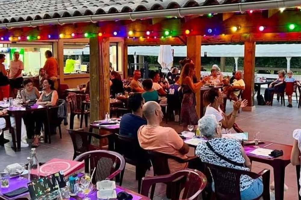 Gemütliches Mobilheim mit Terrasse in Mialet, 4 Personen in Mialet, Cevennen