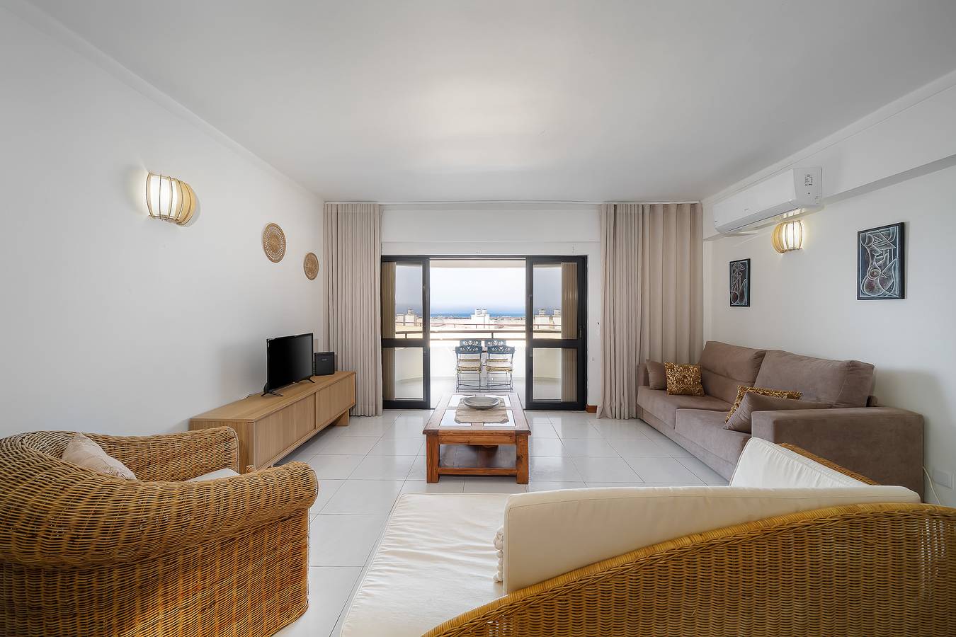 Geheel appartement, Appartement "Tropicana" met gedeeld zwembad & Wi-Fi in Vilamoura, Quarteira