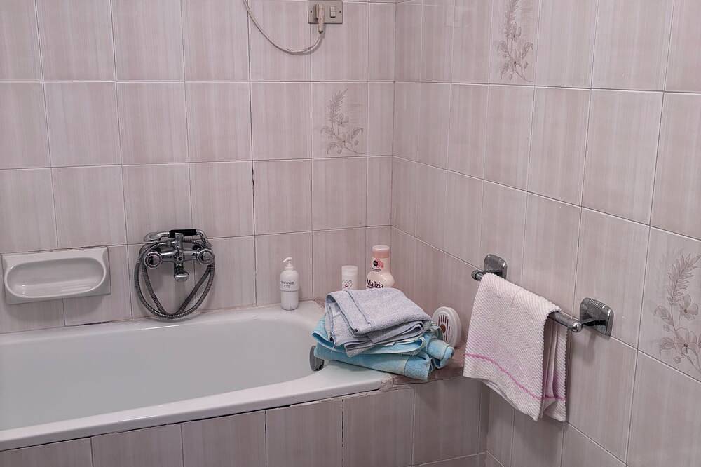 Entire apartment, Dai Nonni Vacation Home | Between Gran Sasso and Rocca Calascio in Acciano, Sirente-Velino Regional Natural Park