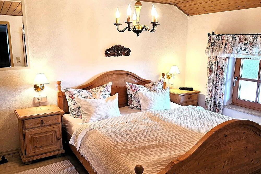Ganze Wohnung, Ferienwohnung  Panoramablick, Obergeschoss, 2 Personen, 35 qm in Waging am See, Rupertiwinkel