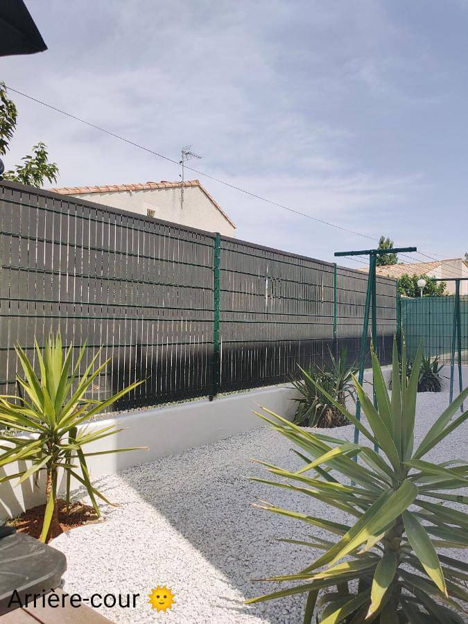 Location de vacances pour 7 personnes, avec vue ainsi que terrasse et jardin dans Plage de la Farinette - 4