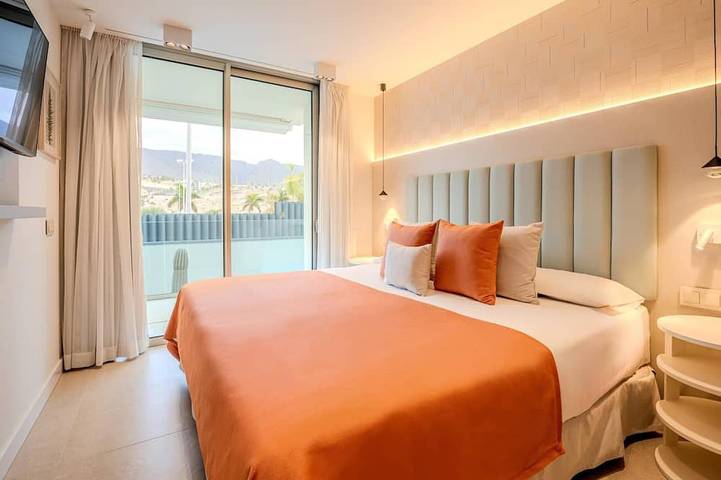 Appartement entier, Apartment 2 bedroom | ground floor| mountain view in La Caleta, Adeje