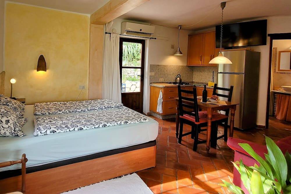 Ganze Wohnung, Nachhaltiges Komfort-Studio, Ruhe Aussicht Berge weiter grüner Garten Salzpool in Órgiva, Granada Provinz