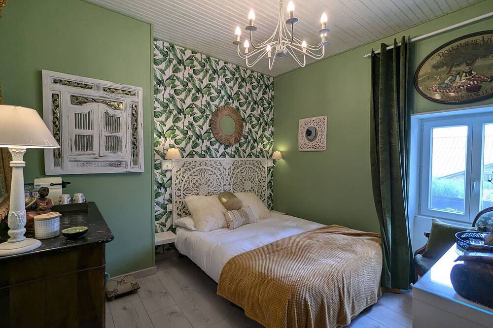 Casa de huéspedes renovada con cena en el campo altiligeriano in Saint-Victor-sur-Arlanc, Parque Natural Regional Livradois-Forez