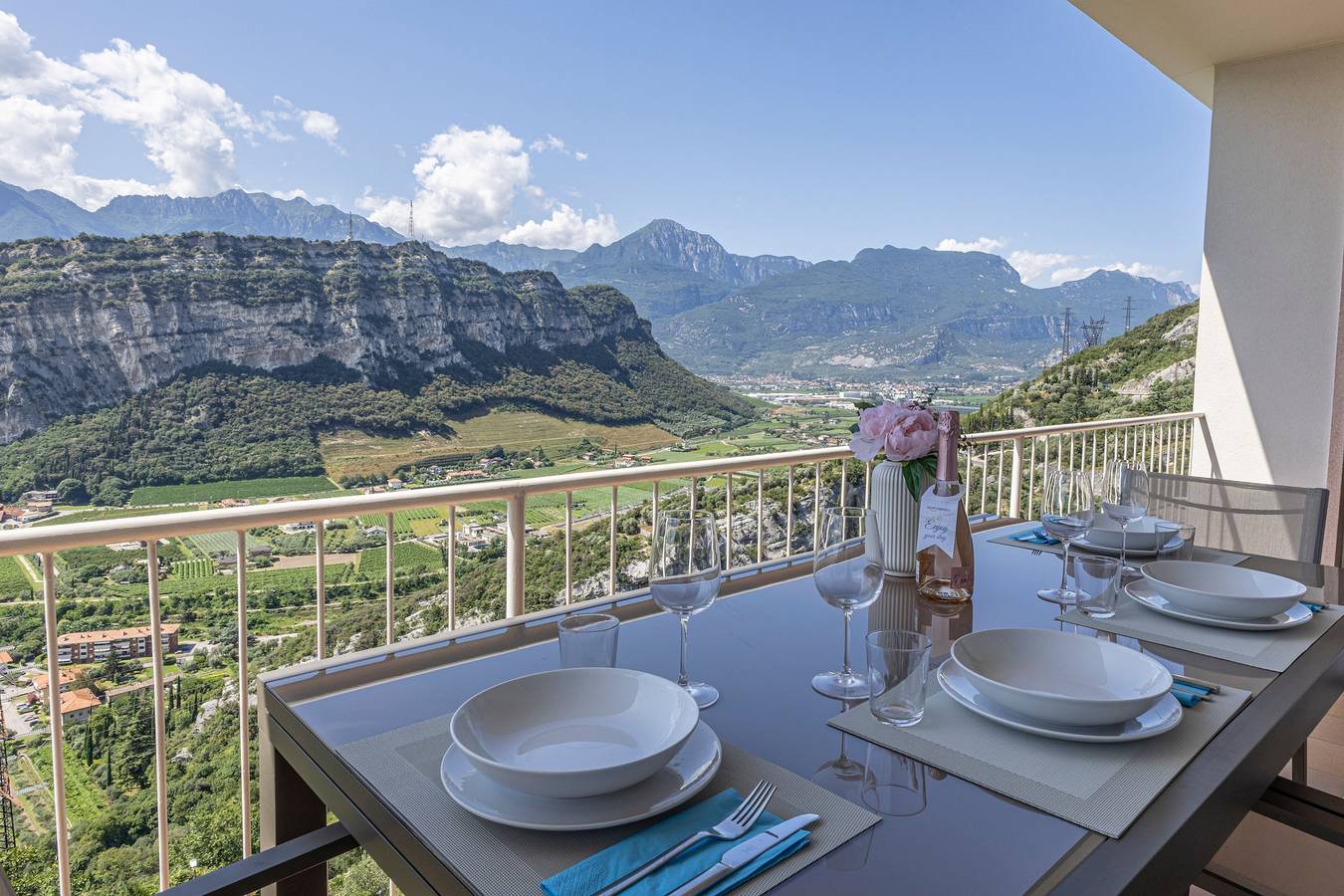 Villa Panorama with private pool in Nago-Torbole, Garda Bergen