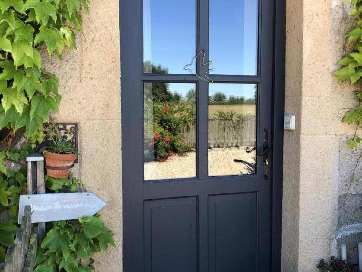Gîte champêtre avec climatisation et jardin en Auvergne - Fr-1-489-227 in Le Bouchaud, Région de Vichy
