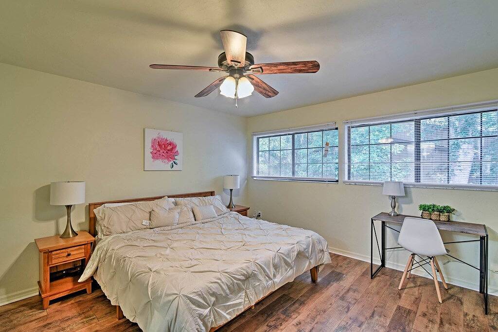 Aktualisiertes Gainesville Townhome mit Pool ~ 3 Mi. bei Uf! in Gainesville, Alachua County