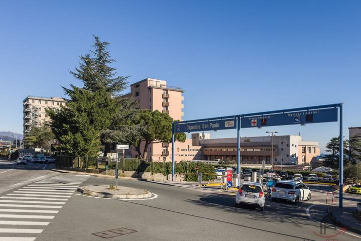 Appartamento intero, [Ospedale S. Paolo 2 min] HiperWifi • SmartTV • AC in Savona (Città), Savona