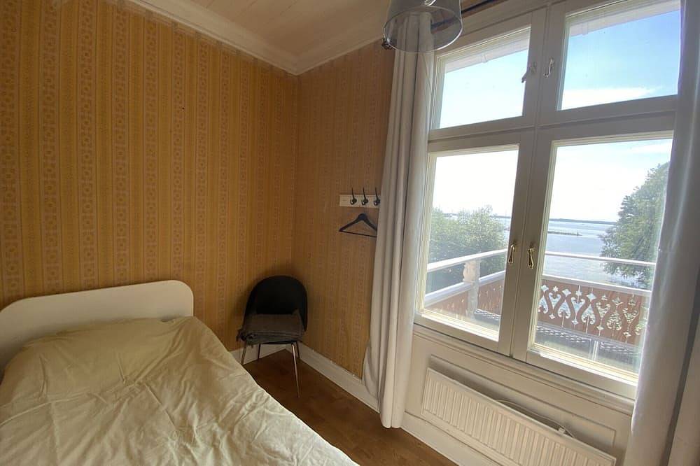 Beautiful lake view house in Västeras, Mälaren