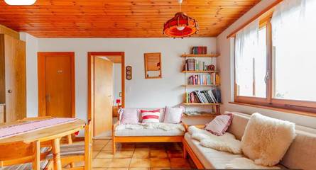 Gîte pour 5 personnes, avec vue et balcon à Albinen